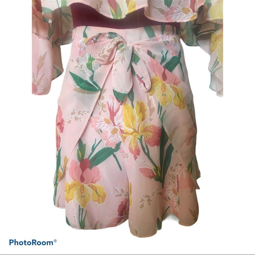 🌸 NWOT Privacy Please Nix Floral Skort